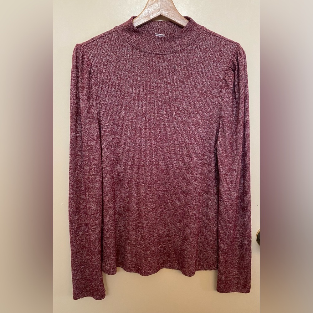 Gap brand long sleeve women’s pullover shirt. Size large